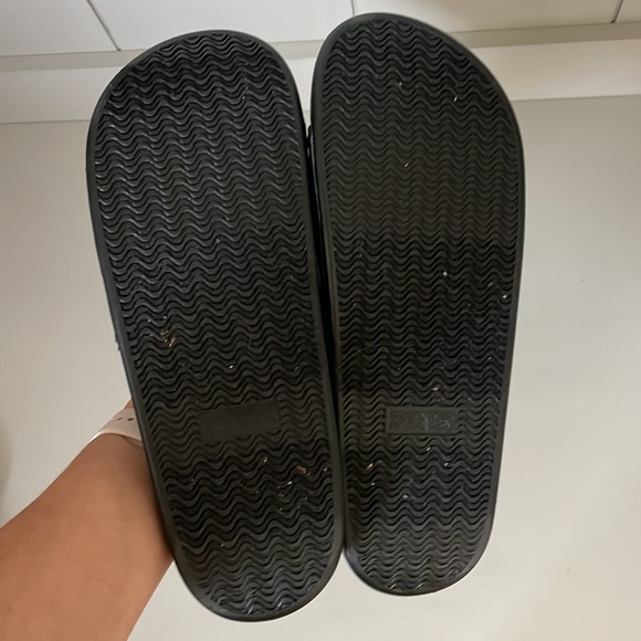 PINK Slides - Picture 3 of 4